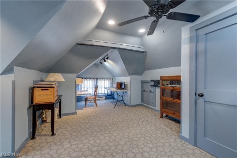1565 Waterbury Road Lakewood OH 44107