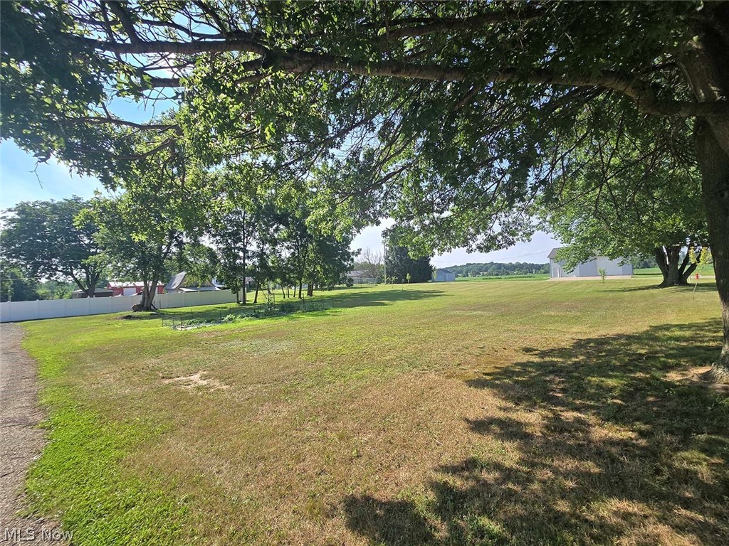 11364 West Avenue Sandyville OH 44671