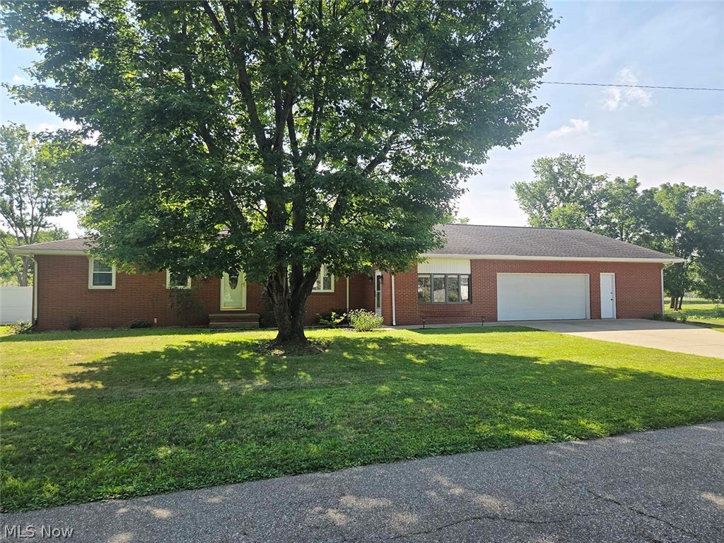 11364 West Avenue Sandyville OH 44671
