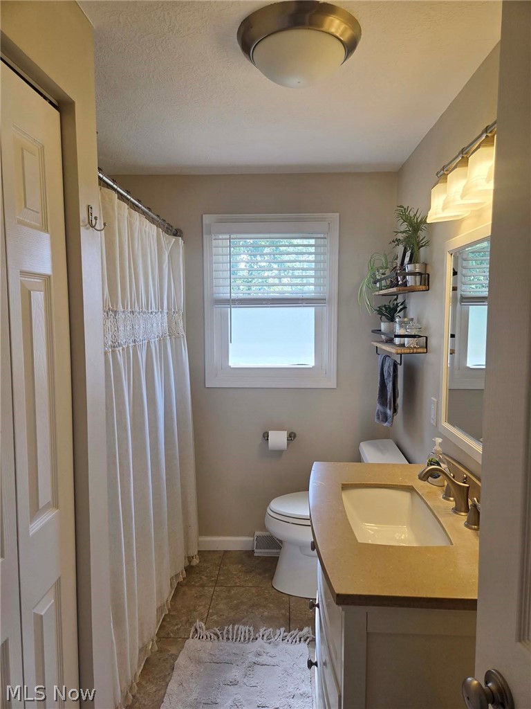 11364 West Avenue Sandyville OH 44671