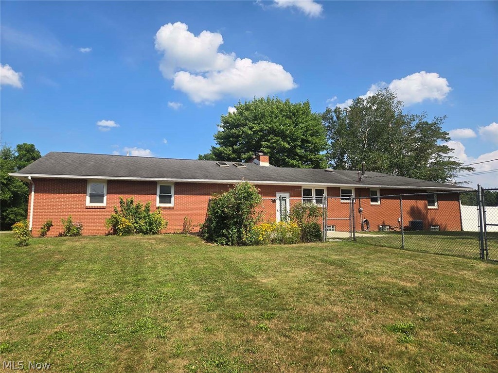 11364 West Avenue Sandyville OH 44671