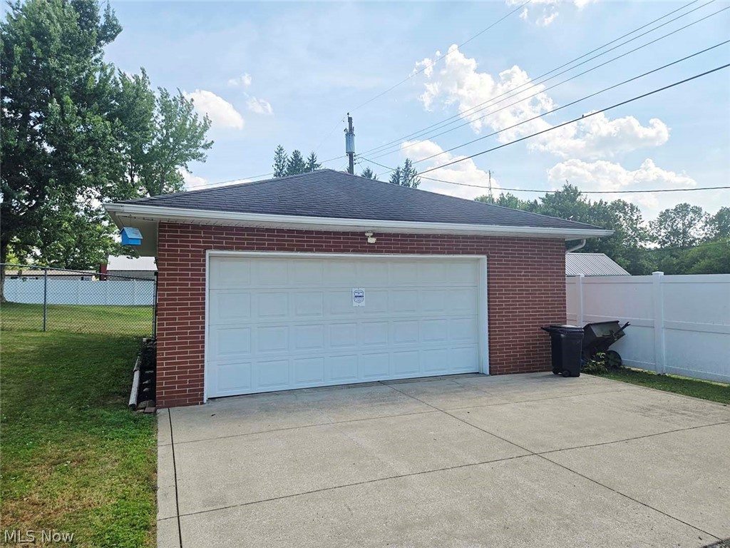 11364 West Avenue Sandyville OH 44671