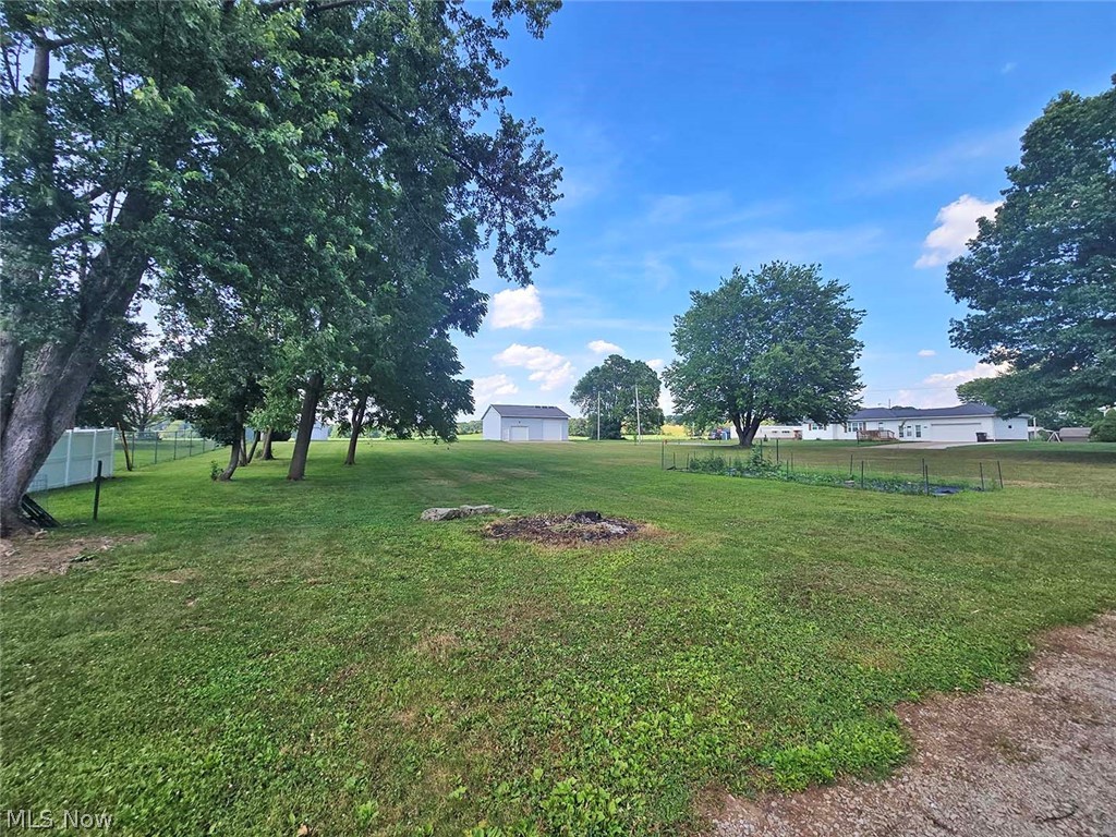 11364 West Avenue Sandyville OH 44671