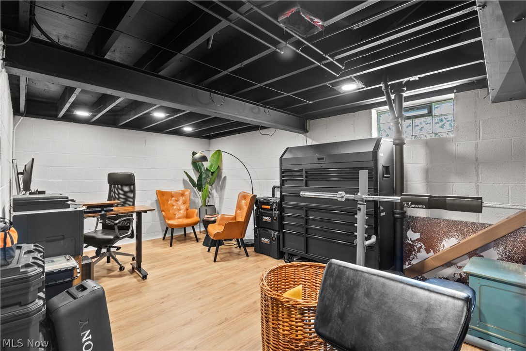 25021 Sunset Oval North Olmsted OH 44070