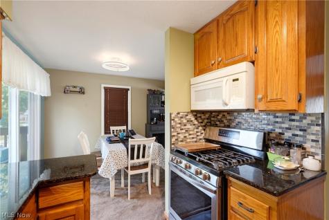 2630 Oakview Street NW Massillon OH 44646