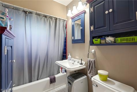 2630 Oakview Street NW Massillon OH 44646