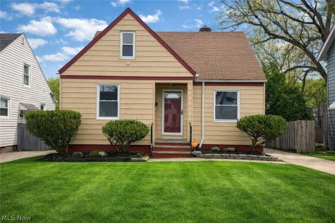 19910 Mountville Drive Maple Heights OH 44137