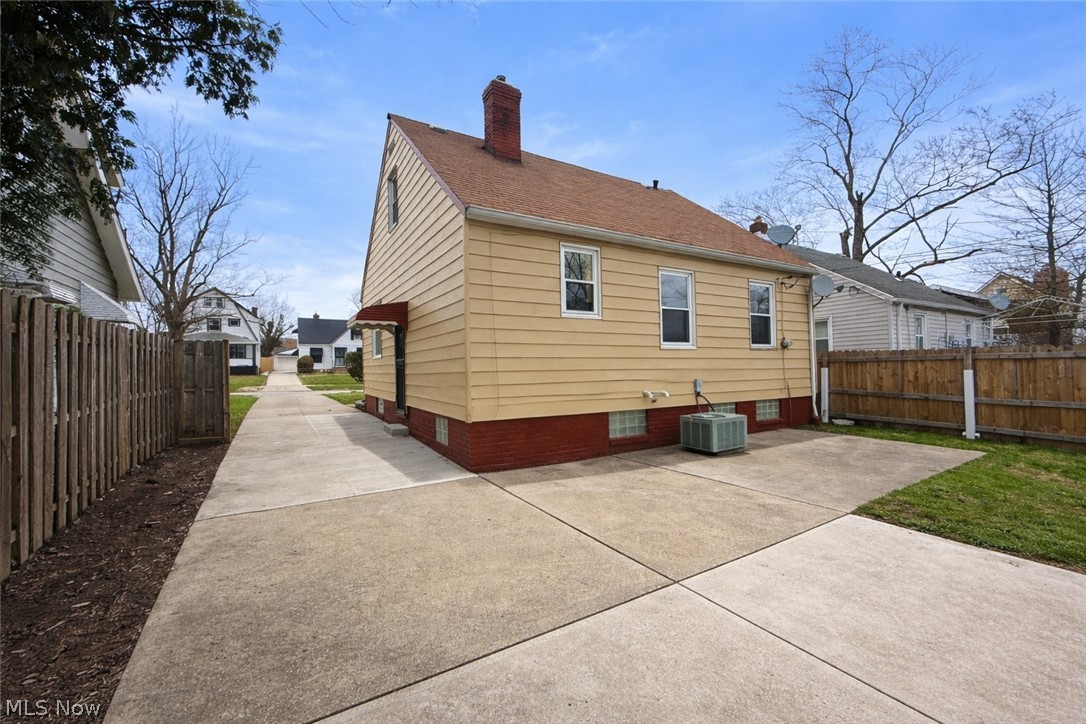 19910 Mountville Drive Maple Heights OH 44137