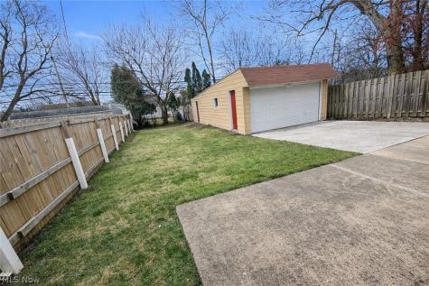 19910 Mountville Drive Maple Heights OH 44137