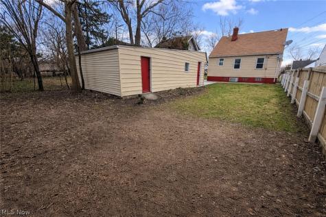19910 Mountville Drive Maple Heights OH 44137