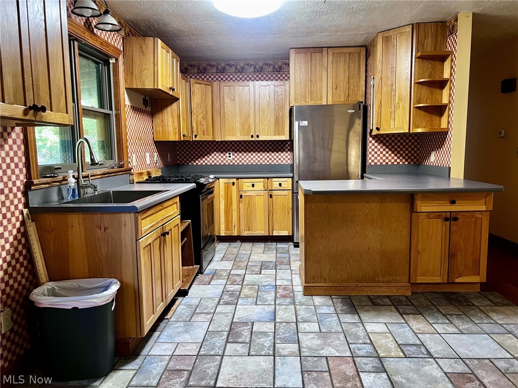 6160 Highland Avenue Lordstown OH 44481