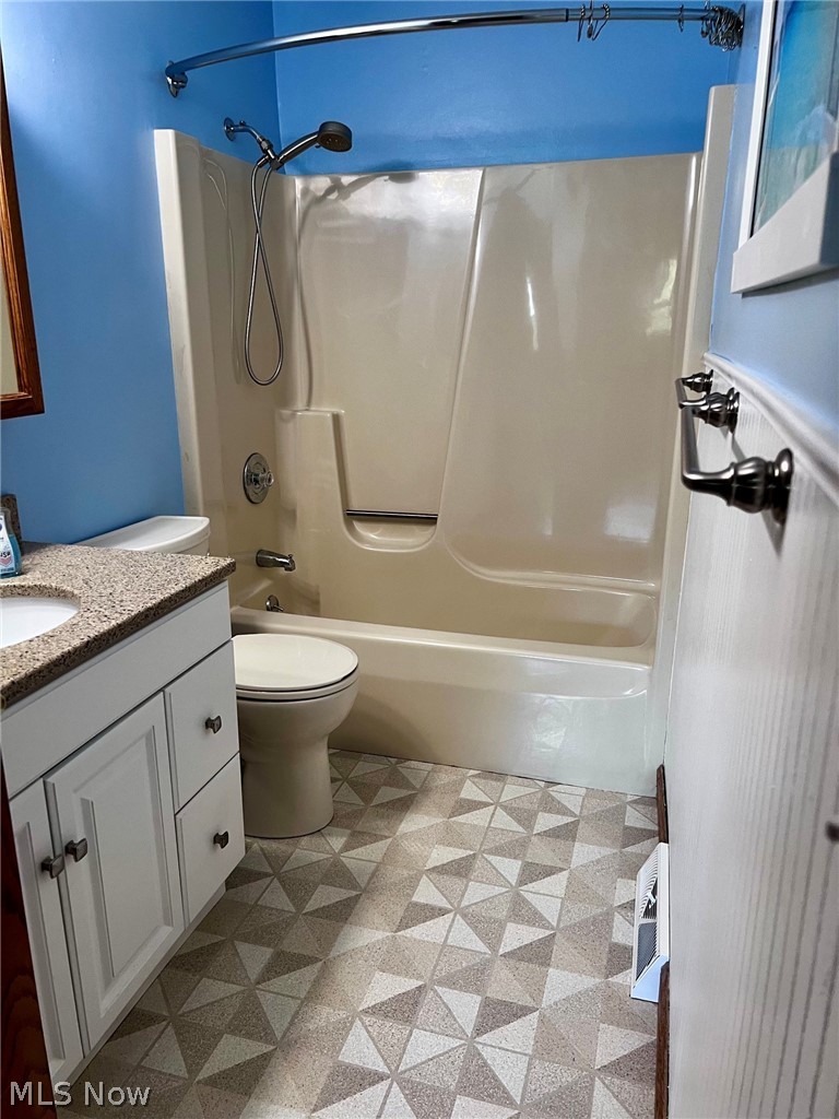 6160 Highland Avenue Lordstown OH 44481