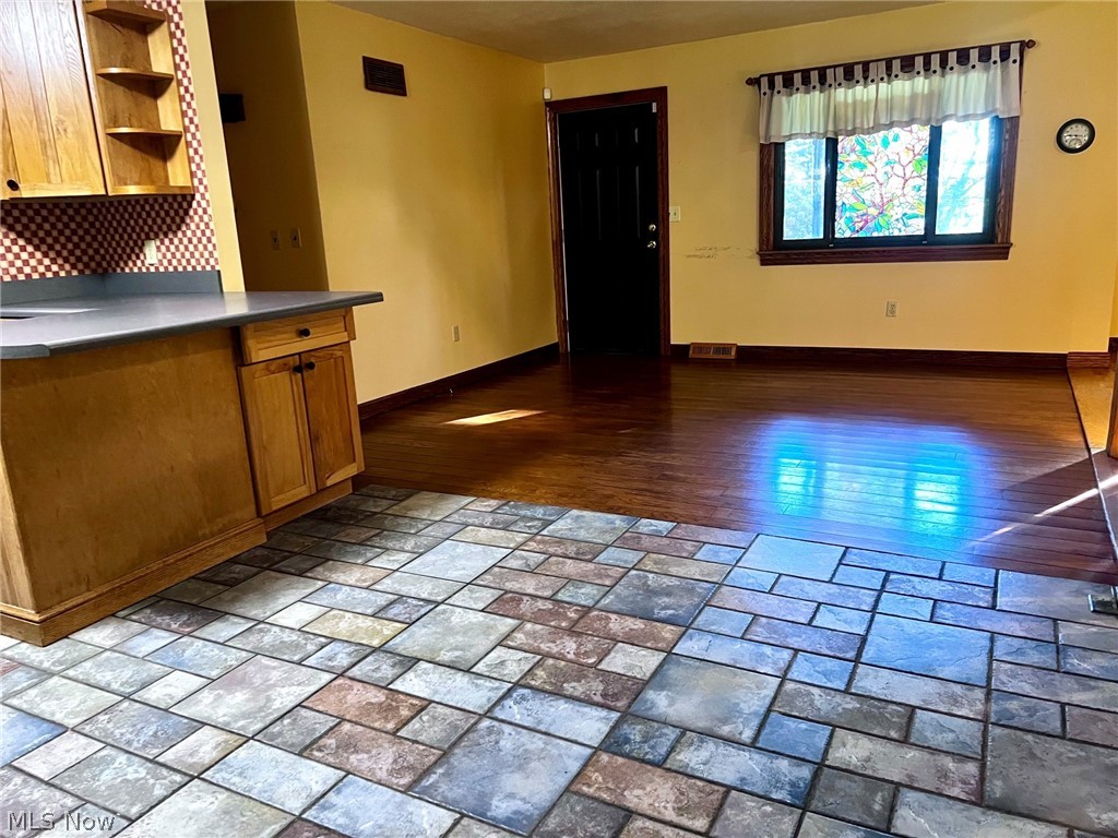 6160 Highland Avenue Lordstown OH 44481