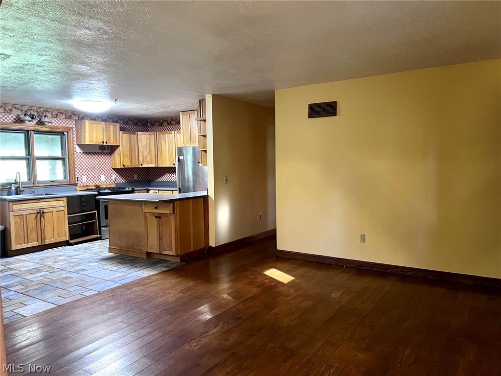6160 Highland Avenue Lordstown OH 44481