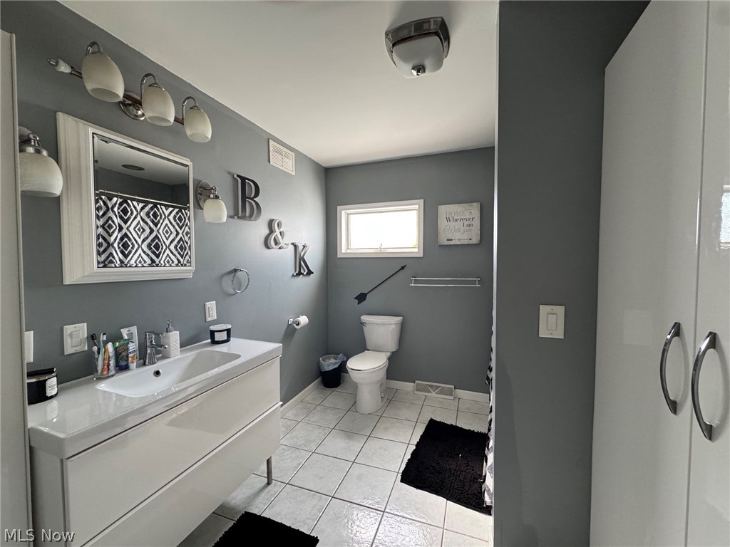 517 Walden Avenue Tiltonsville OH 43963