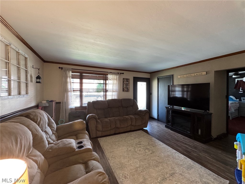 517 Walden Avenue Tiltonsville OH 43963
