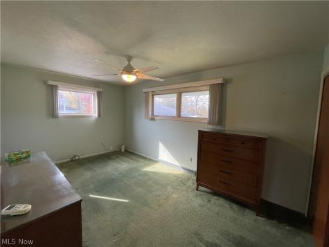 7296 Dell Haven Drive Parma OH 44130