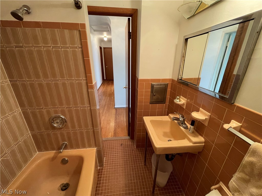 7296 Dell Haven Drive Parma OH 44130