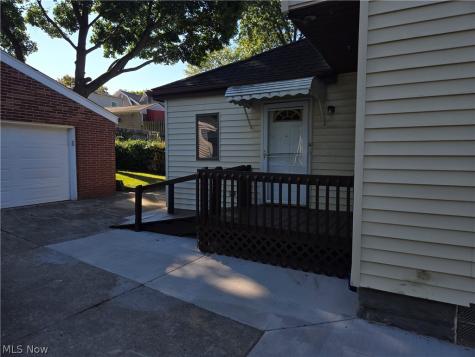 1043 Oakland Avenue Akron OH 44310