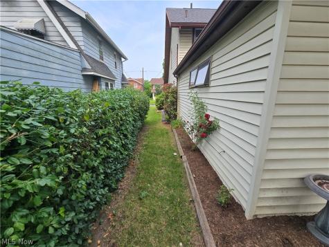 1043 Oakland Avenue Akron OH 44310