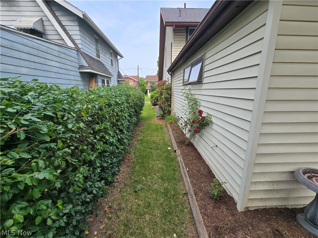 1043 Oakland Avenue Akron OH 44310
