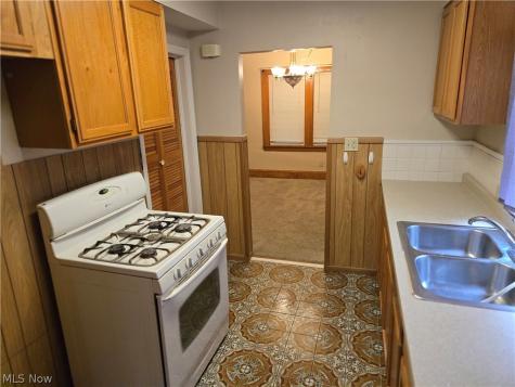 1043 Oakland Avenue Akron OH 44310