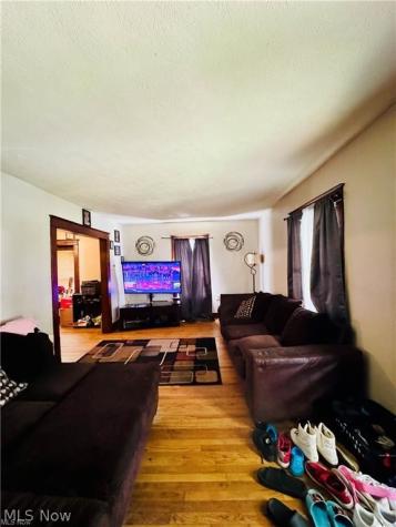 927 Avon Street Akron OH 44310