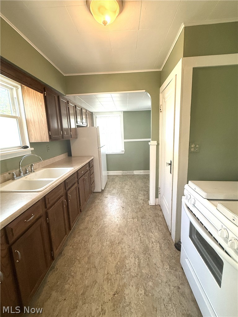 2187 Olive Avenue Lakewood OH 44107