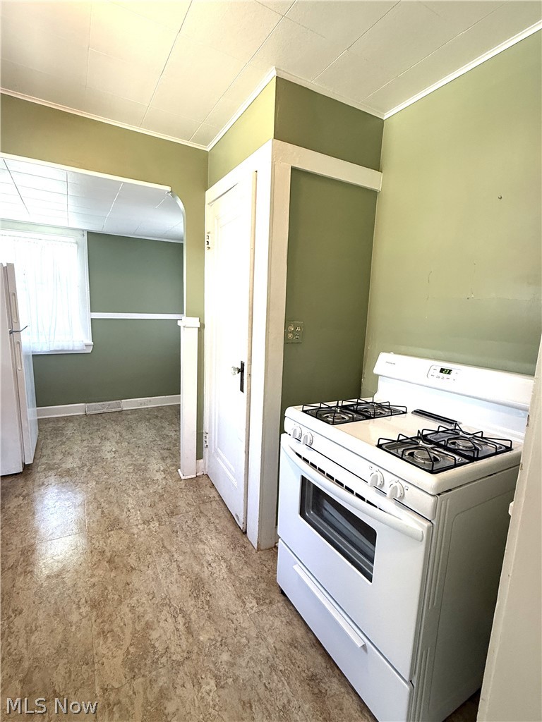 2187 Olive Avenue Lakewood OH 44107