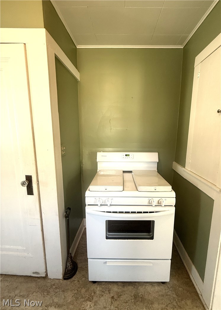 2187 Olive Avenue Lakewood OH 44107