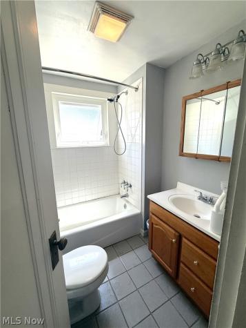 2187 Olive Avenue Lakewood OH 44107