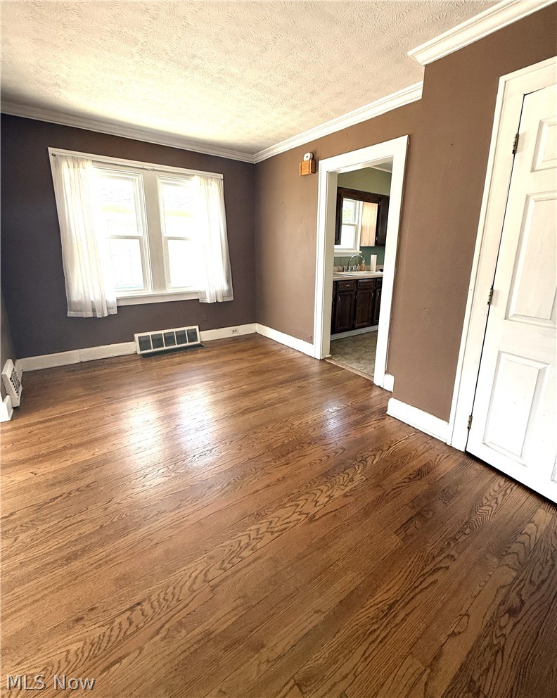 2187 Olive Avenue Lakewood OH 44107