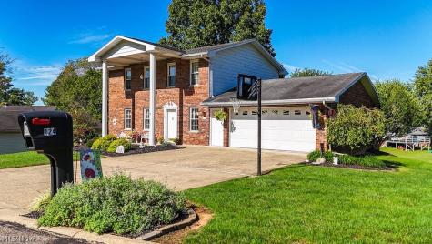124 Brandy Drive Marietta OH 45750