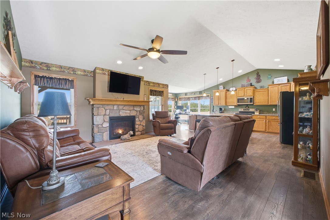4909 Knox School Road Homeworth OH 44634