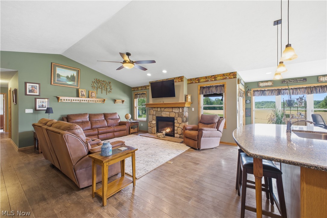 4909 Knox School Road Homeworth OH 44634