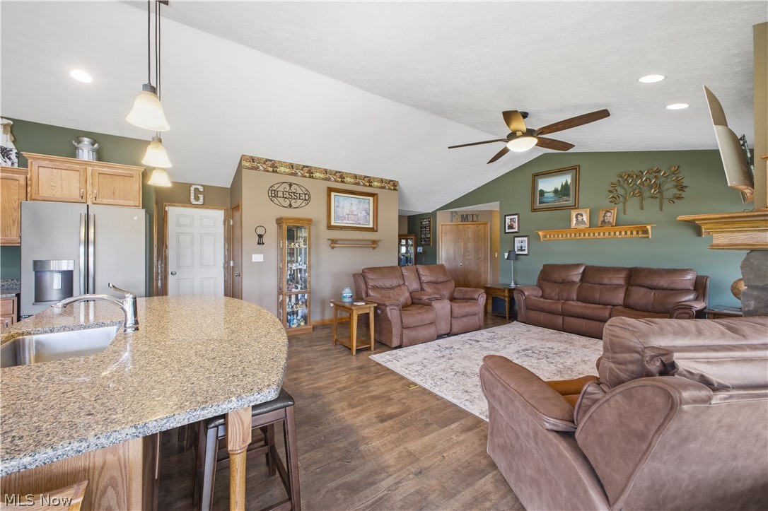 4909 Knox School Road Homeworth OH 44634