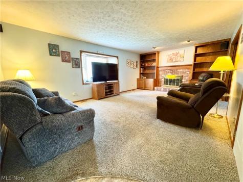6385 Harbor Drive NW Canton OH 44718