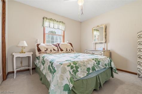 6385 Harbor Drive NW Canton OH 44718