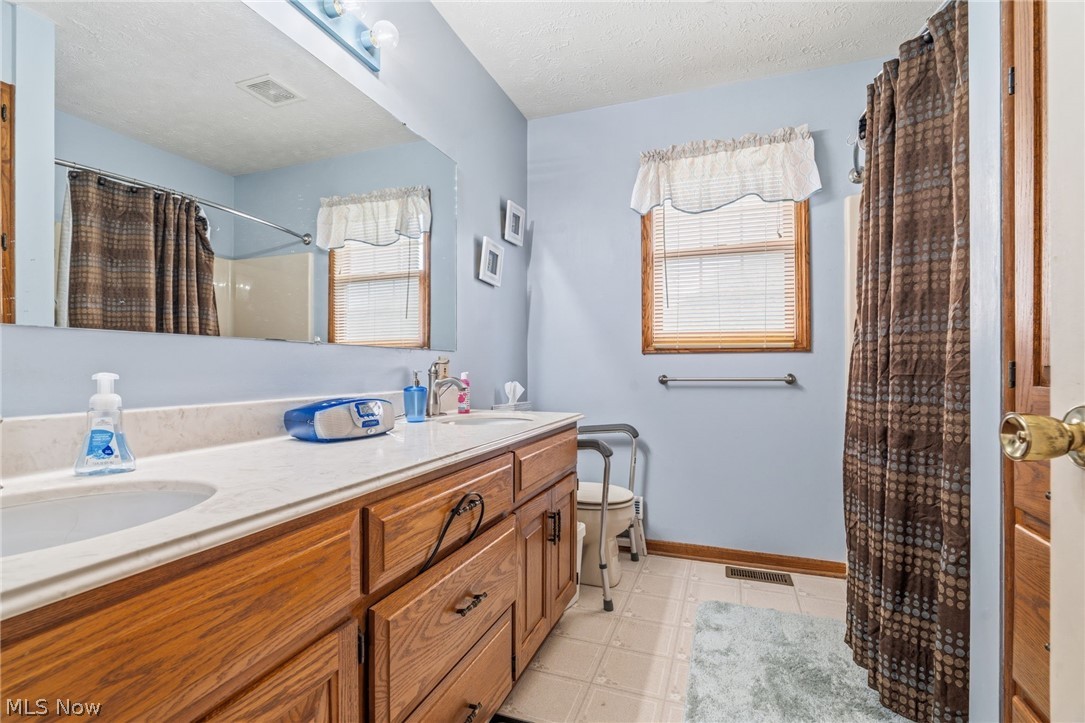 6385 Harbor Drive NW Canton OH 44718