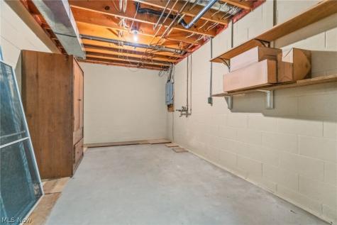 6385 Harbor Drive NW Canton OH 44718