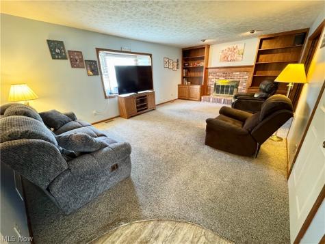6385 Harbor Drive NW Canton OH 44718