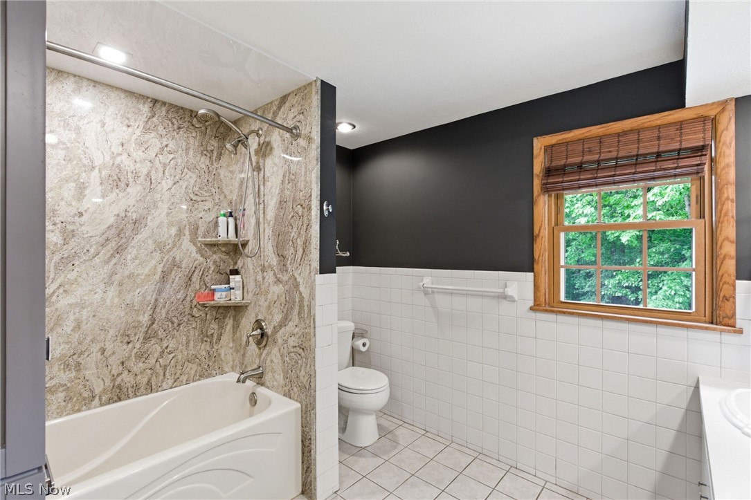 858 Cliffside Drive Akron OH 44313