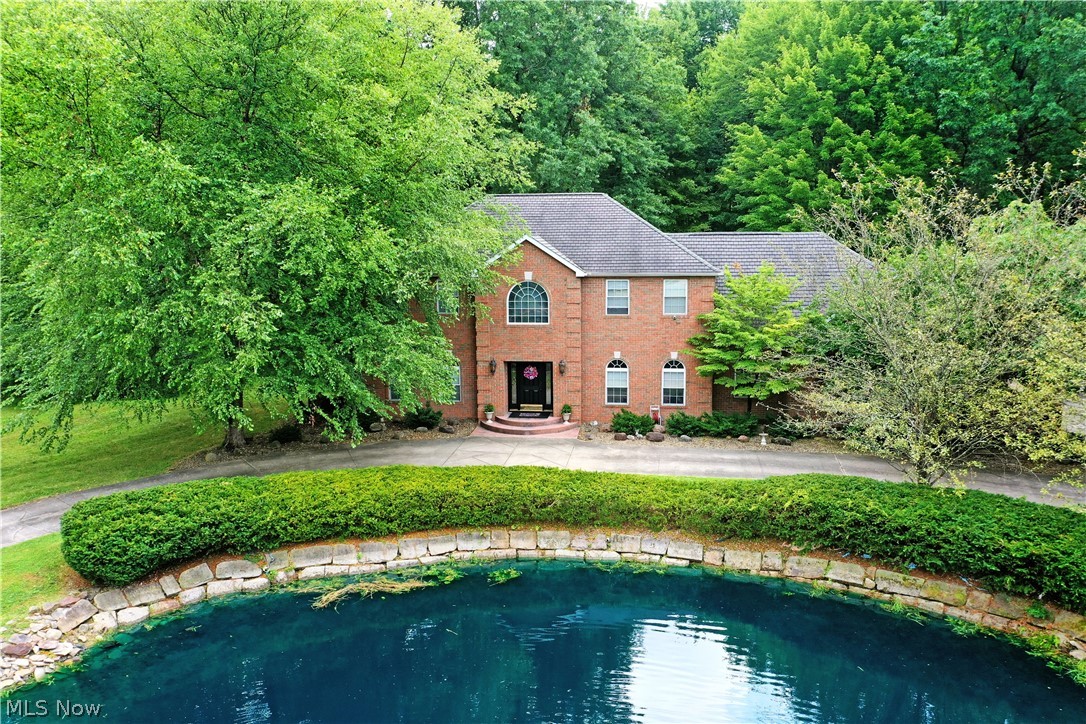2412 East Pointe Drive SE Howland OH 44484