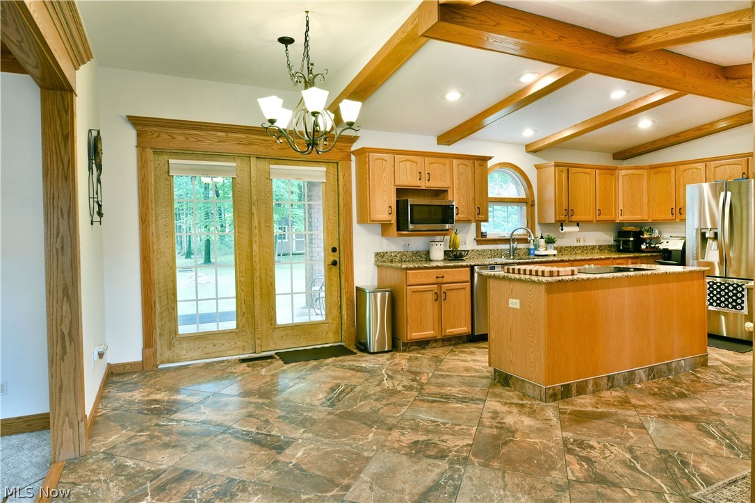 2412 East Pointe Drive SE Howland OH 44484