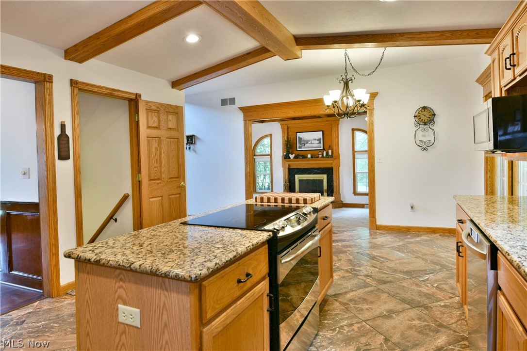 2412 East Pointe Drive SE Howland OH 44484