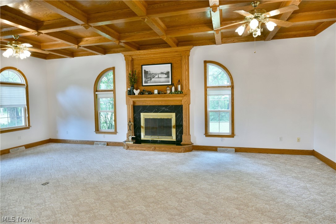2412 East Pointe Drive SE Howland OH 44484