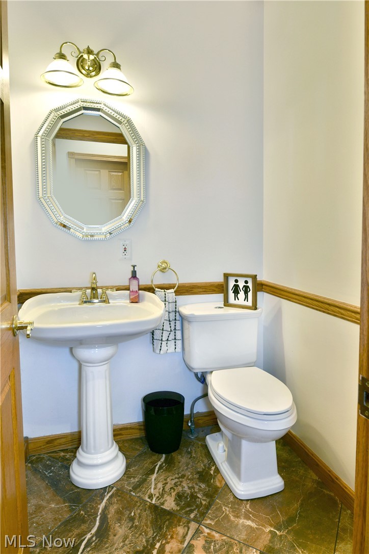 2412 East Pointe Drive SE Howland OH 44484