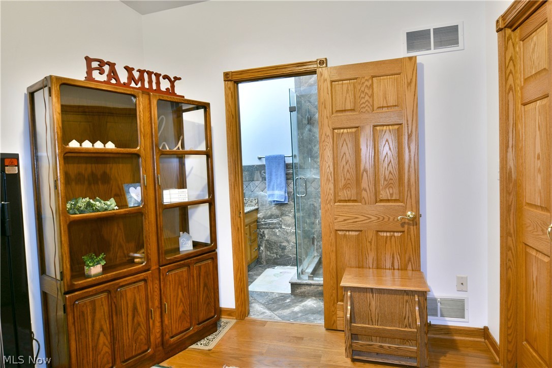 2412 East Pointe Drive SE Howland OH 44484