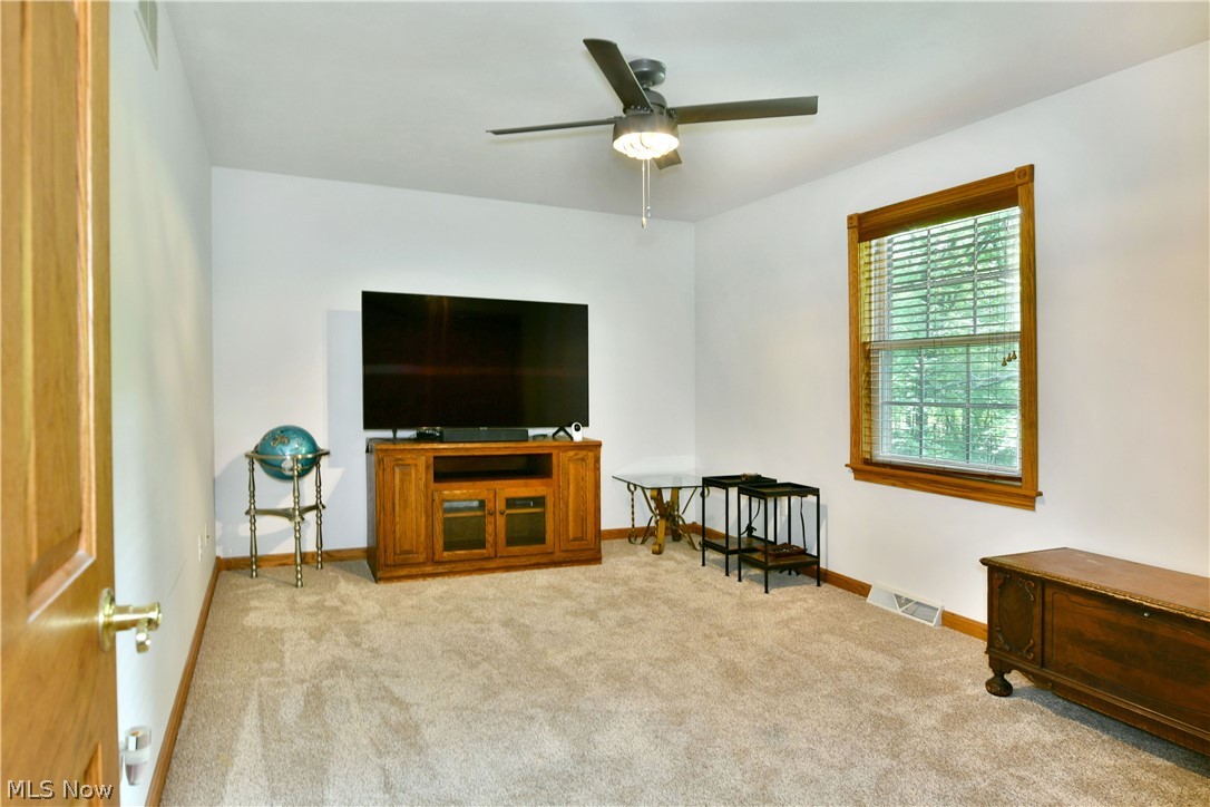 2412 East Pointe Drive SE Howland OH 44484