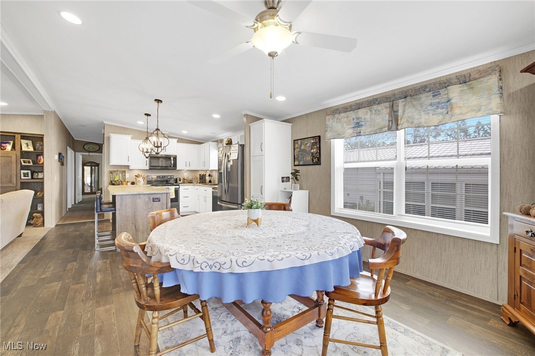 32 C Street SW Navarre OH 44662